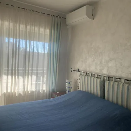 Bilocale In Zona Residenziale Διαμέρισμα *